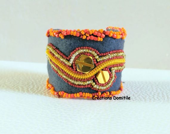 Bracelet art textile, sculpture