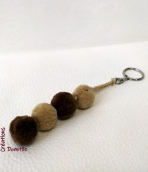 porte-cles artisanal pompons