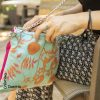 pochette createur brode