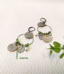 boucles oreilles argentees nacre et pierres